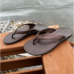 Olukai Aukai Dark Brown Women's Leather Sandals.
Sz. 8
